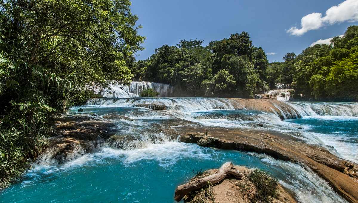 cascadas de agua azul