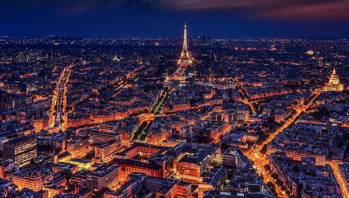 francia: nuevo confinamiento, pero más flexible; hoteles abiertos - 1