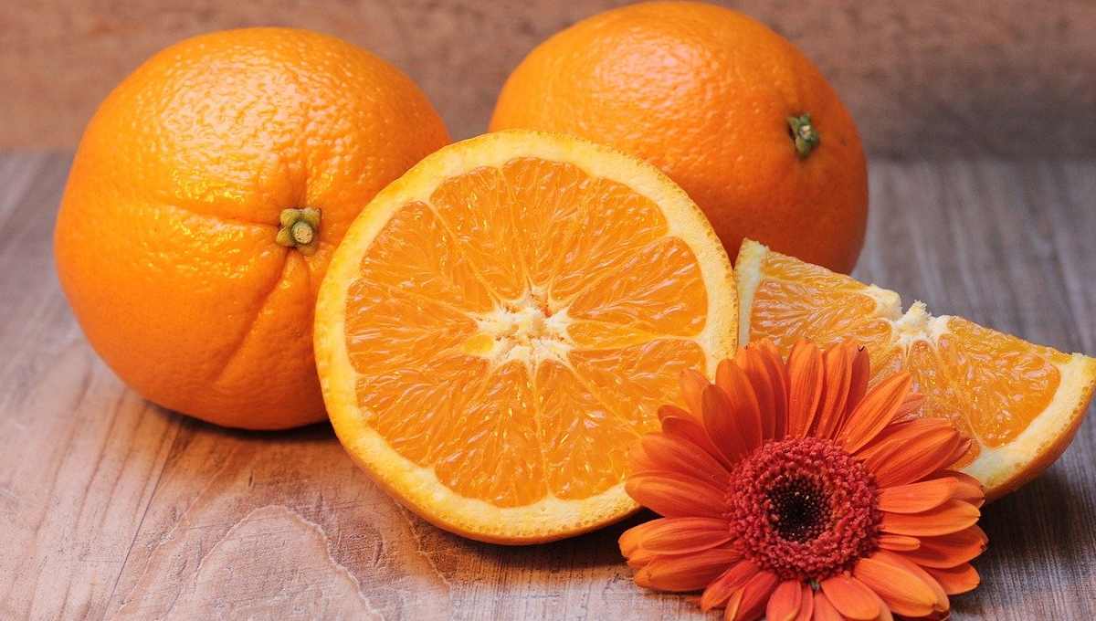 ¿beber jugo de naranja días después de exprimir la fruta ya no sirve de nada? mitos y verdades sobre la vitamina c - 1