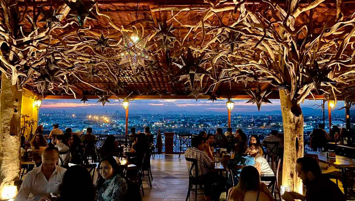 Ven a disfrutar la Cafetería El Mirador, en Tlaquepaque - Mexico Travel  Channel