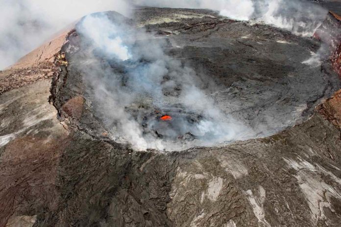 Lo que no sabías del Kilauea, volcán que entró en erupción