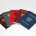 ¿Por qué los pasaportes son sólo de cuatro colores y qué significan?