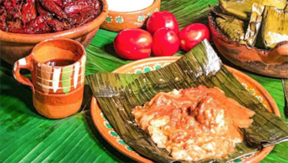 Prueba el delicioso tamal de cuchara en Papantla Veracruz - Mexico Travel  Channel