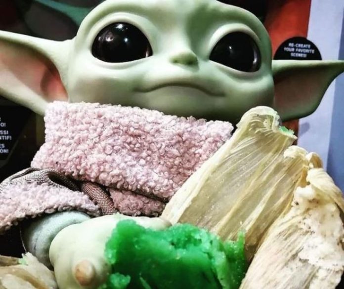 Llegan de otra galaxia los tamales Baby Yoda a domicilio a la CDMX