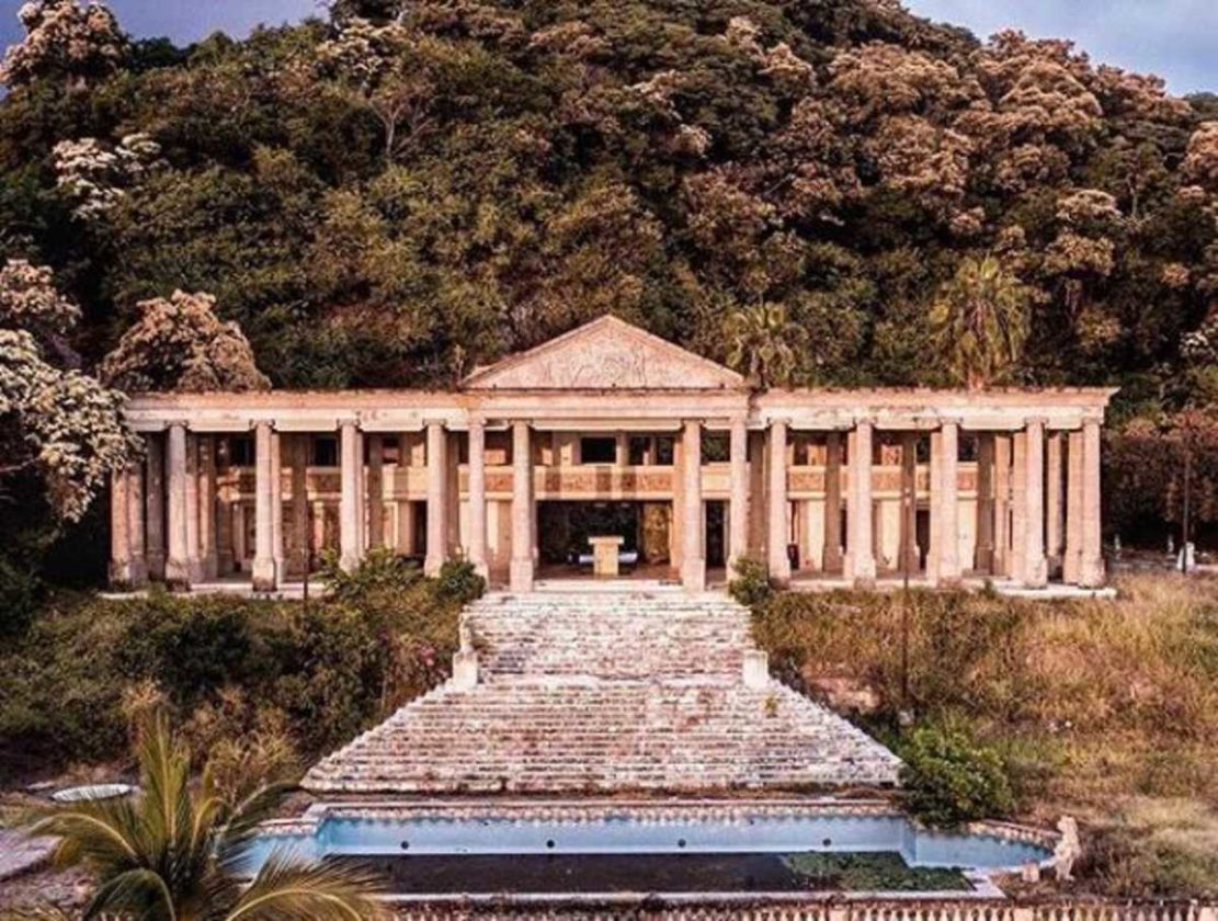 Athens? This is the Mexican Parthenon that belonged to 'El Negro ...