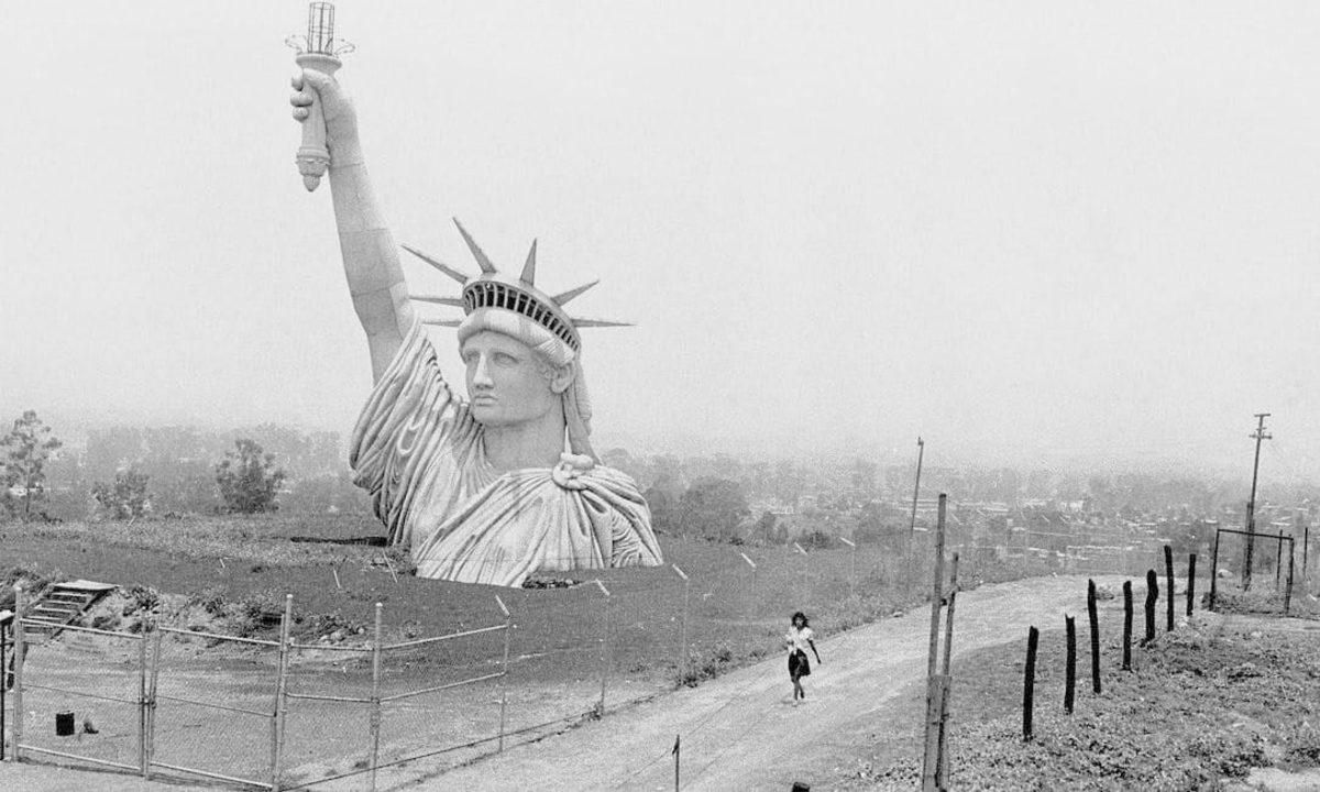 ¿qué hacía la estatua de la libertad en iztapalapa en 1985?