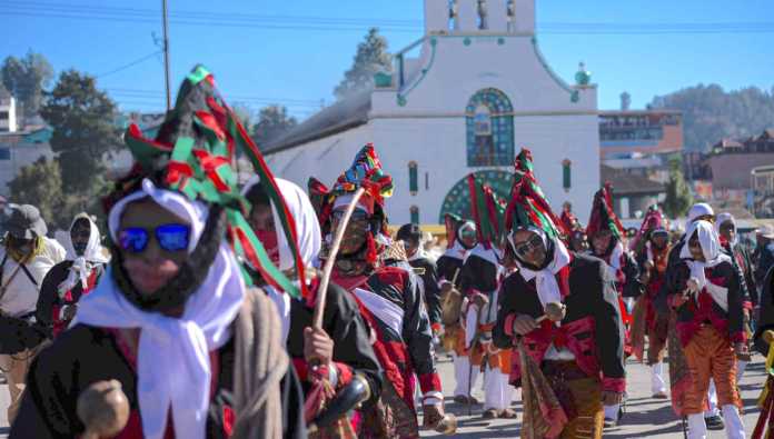 San Juan Chamula festeja el Kin Tajimoltic o Fiesta del Juego