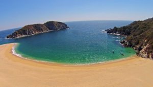 bahía de cacaluta en huatulco