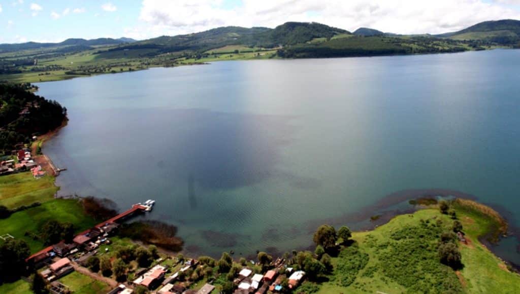 Lago Zirahuén en Michoacán