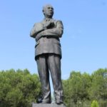 ¿Qué hace una estatua de Lázaro Cárdenas en Madrid?