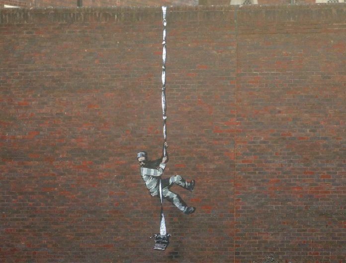 Nueva obra de Banksy aparece en cárcel de Inglaterra