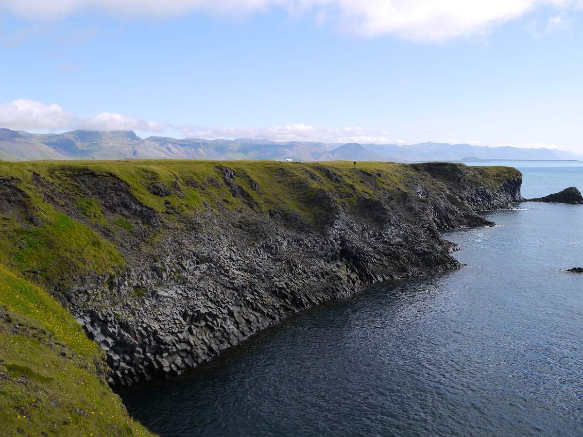 ¡impresionante! así es la roca elefante de islandia