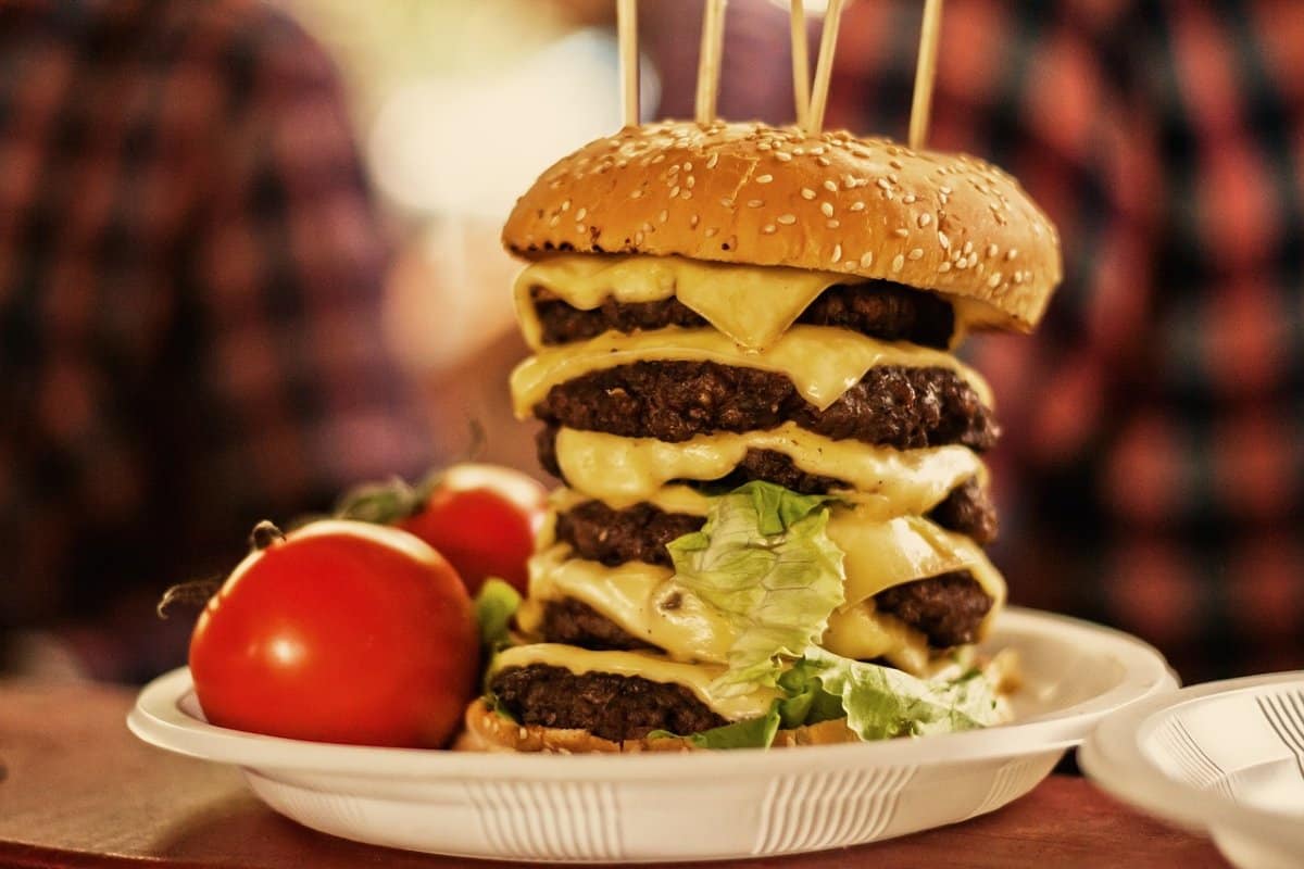 "mac lomas", las hamburguesas gigantes de querétaro que se hicieron virales