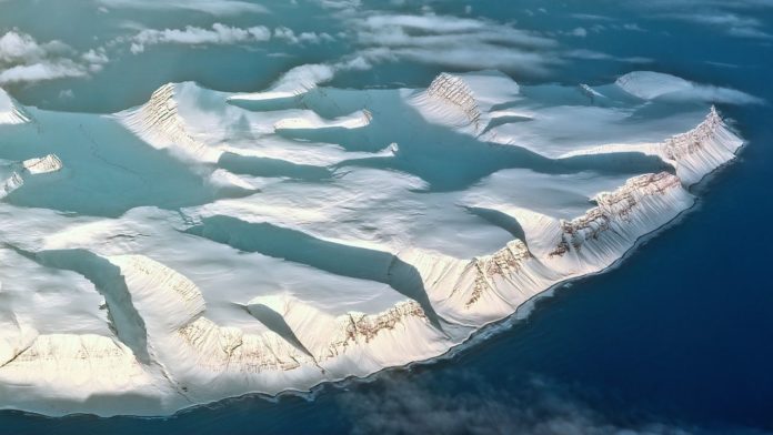 Antártida: Misteriosamente desaparece un lago en una plataforma de hielo
