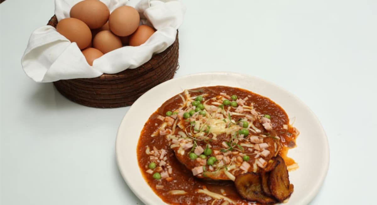 Huevos motuleños: el desayuno yucateco que te sacará una sonrisa