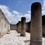 Columna de la Muerte en Mitla