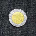 En esto podrías vender tus monedas de 2 pesos en internet