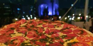 Pizzorama, la pizzería que regala inmejorables vistas del Monumento a la Revolución