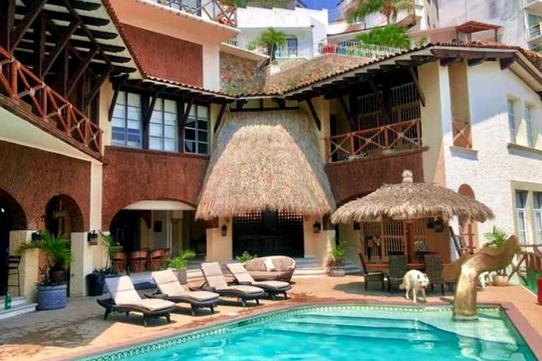la zorba, la impresionante casa de juan gabriel en acapulco que está en venta - 1