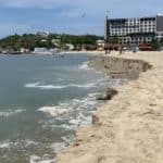 El mar se alejó 50 metros de la playa en Puerto Escondido