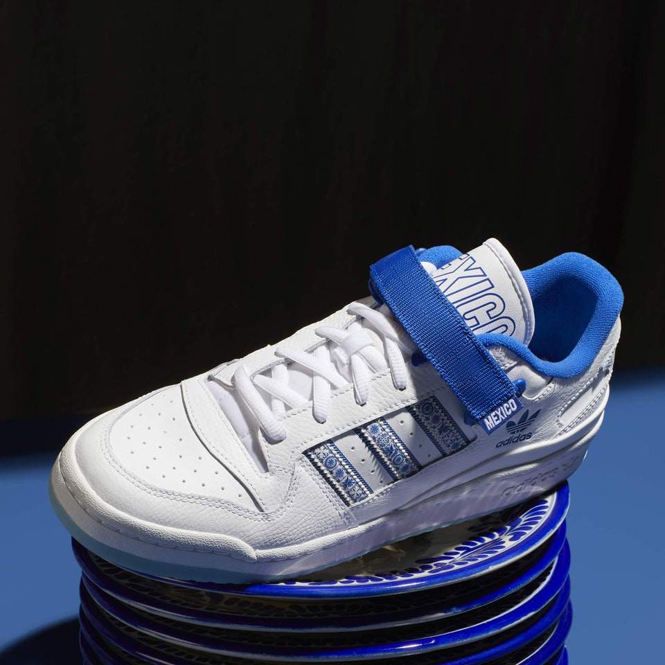 lanzan sneakers inspirados en la talavera poblana, conócelos - 1