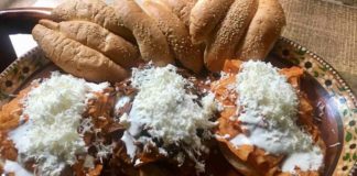 tortas de chilaquiles