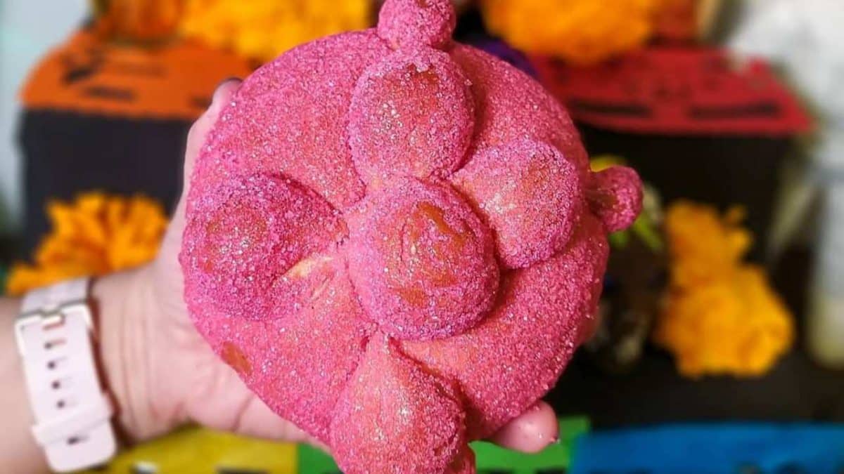 pan de muerto rosa