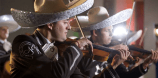 Mariachis en México