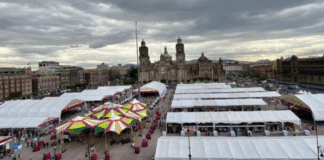 venta nocturna FIL Zócalo