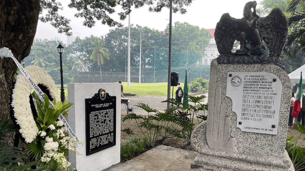Monumento al Escuadrón 201, Filipinas