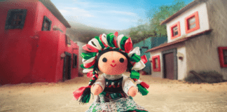 Muñeca artesanal México