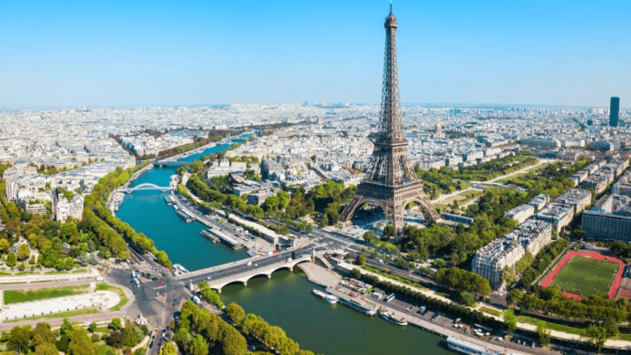 Oferta turística. destinos más famosos en el mundo: París, Francia