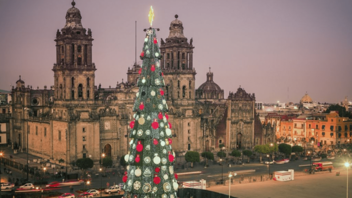 Encendido del árbol navideño en el Zócalo