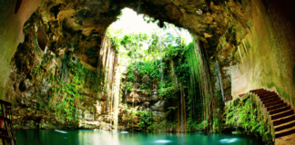 Cenote en México