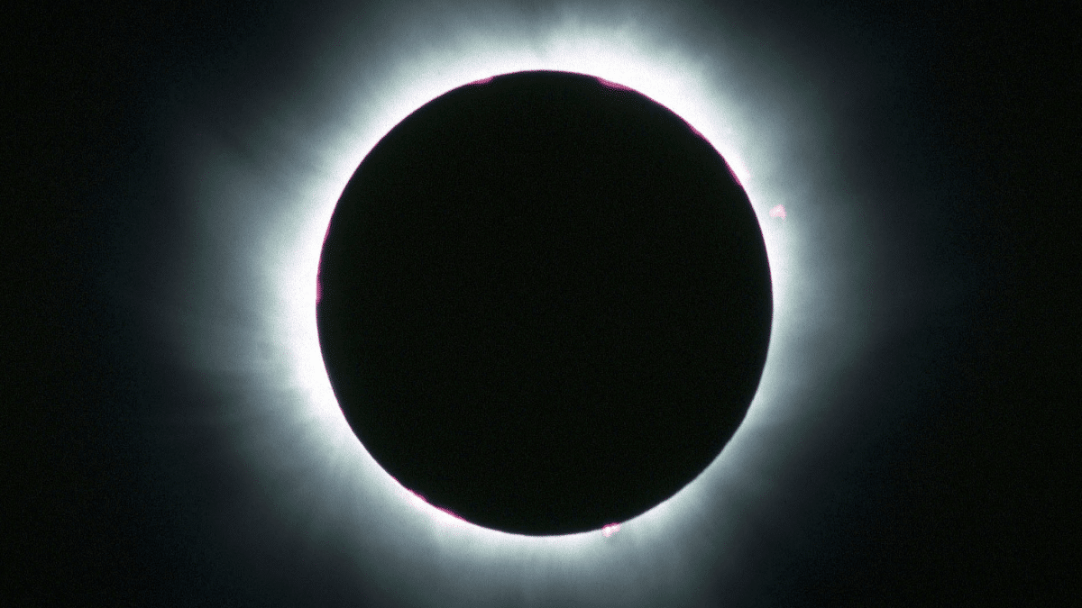 eclipse solar híbrido 