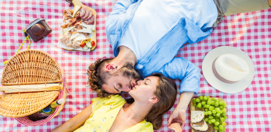 Aún ante el bullicio de la ciudad, hay opciones para disfrutar de la naturaleza en pareja.