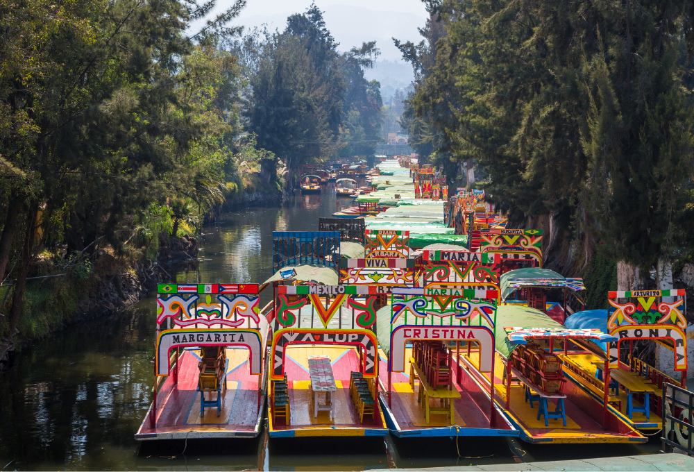 Trajineras en Xochimilco, en la Ciudad de México