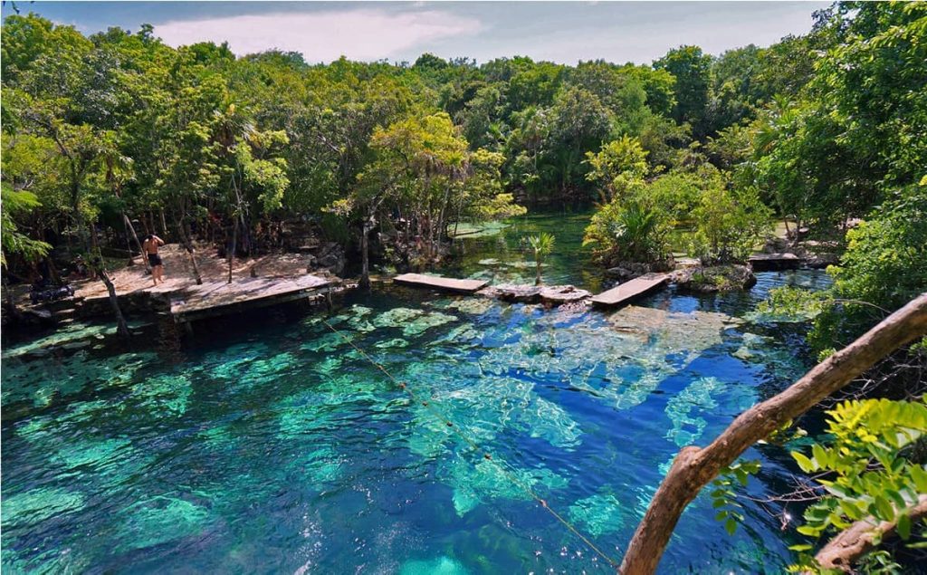 Cenote Azul (Puerto Aventuras, en Tulum).