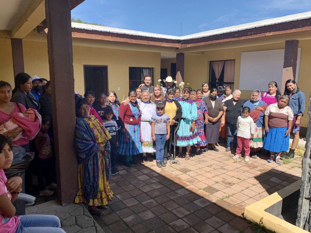 Comunidades indígenas emergentes (Turismo comunitario)