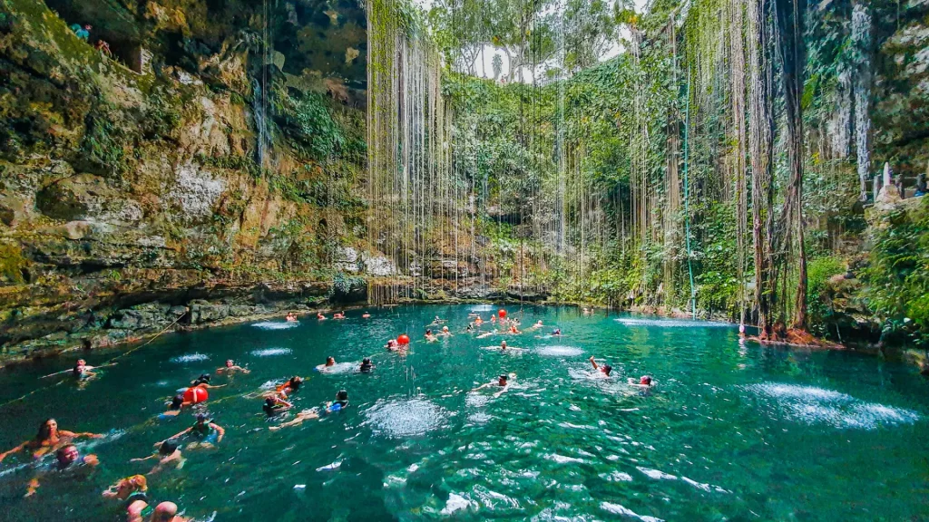 cenotes Riviera Maya. Cenote Ik Kil (Chichén Itzá)