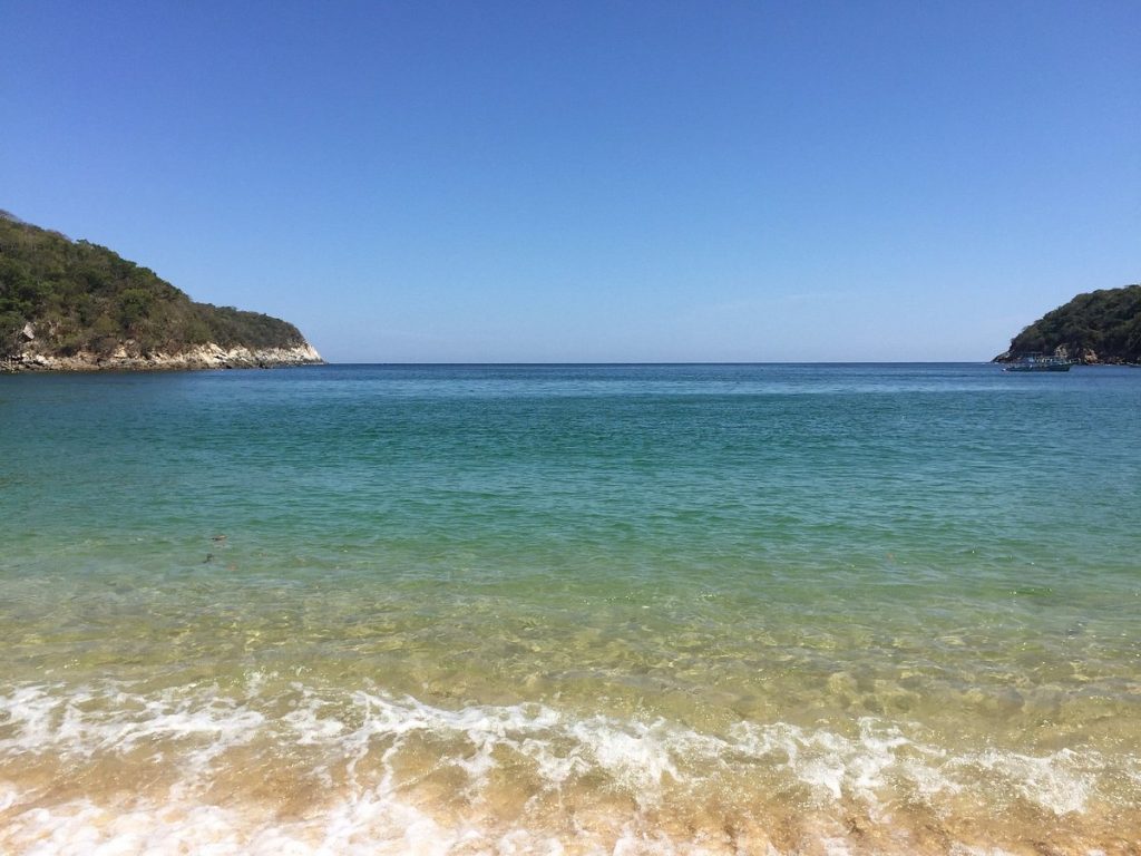 Bahías de Huatulco (Playa Maguey)