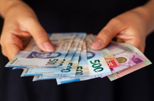 De acuerdo con el Banco de México, el 91% de la población todavía está acostumbrada a usar efectivo en sus gastos diarios.