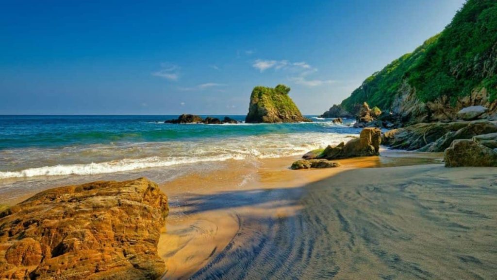 Playas tranquilas para este verano 2025…Playa San Agustinillo, Oaxaca