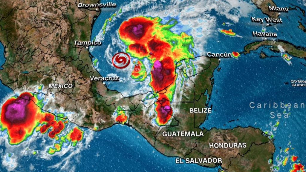 Tormenta tropical en México