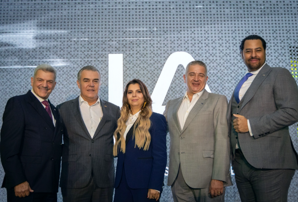 Jessica Peña, directora de México IA y vicepresidenta de Relaciones Institucionales en CIPRE Holding; Marcio Aguilar, director de la División Enterprise de NVIDIA para Latinoamérica; Francisco Cervantes, presidente del Consejo Coordinador Empresarial (CCE); y, Max Elmann, Presidente del Comité Especial de Inversión y Relocalización de Empresas del CCE.