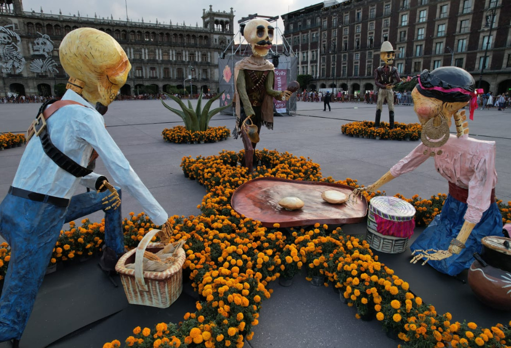 Ofrenda Monumental en el Zócalo de la CDMX por el Día de Muertos 2025: