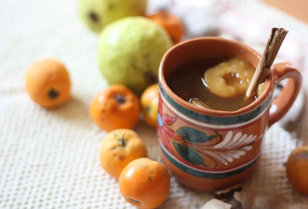 Gastronomía otoñal mexicana. Ponche de frutas
