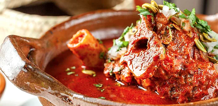 El Mole de Caderas es un platillo típico de Tehuacán, declarado el 18 Octubre 2023 Patrimonio Cultura Intangible de Puebla, y una tradición mexicana de más de 300 años, que data desde la época virreinal