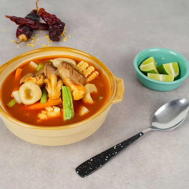 Descubre cómo una receta milenaria puede adaptarse a estilos de vida modernos sin perder su esencia cultural ni gastronómica, ideal para viajeros y amantes de la cocina consciente.