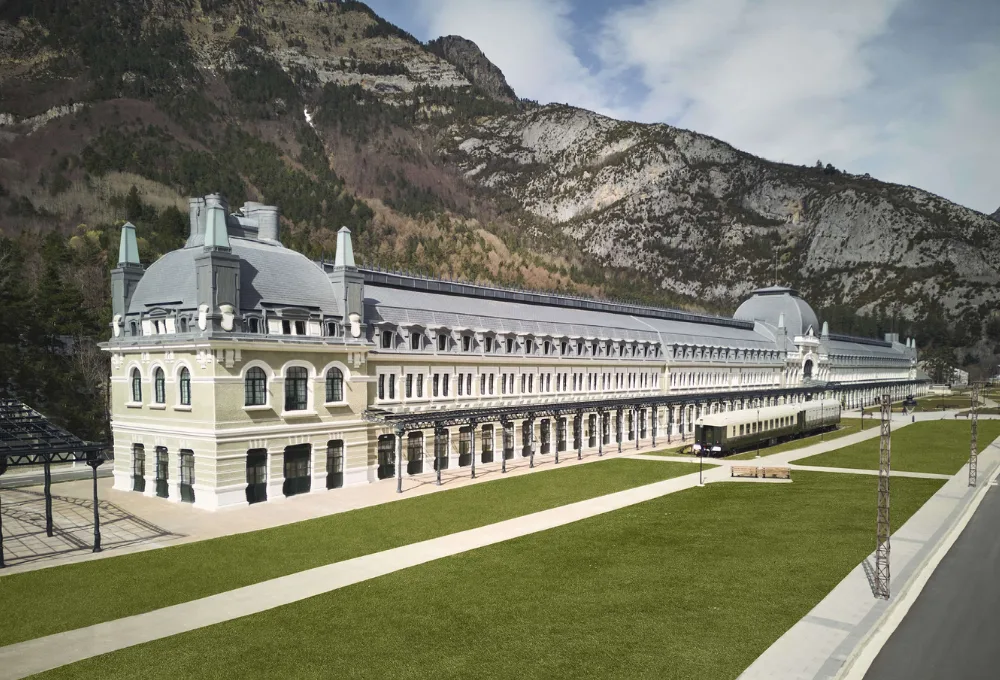 Expedia y Hoteles.com revelan cómo viajarán los turistas en 2026. Salvaged Stays.